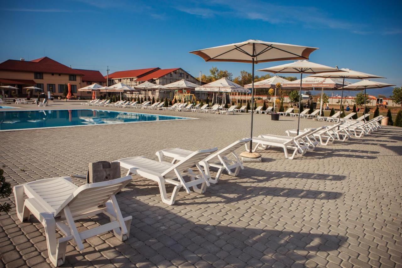 Illara Spa Hotel Irshava エクステリア 写真