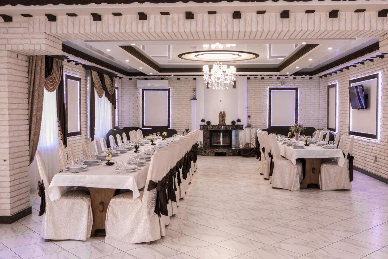 Illara Spa Hotel Irshava エクステリア 写真